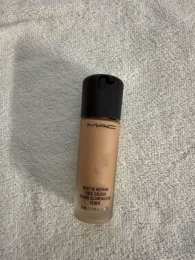 MAC Cosmetics Next to Nothing Face Colour - medium